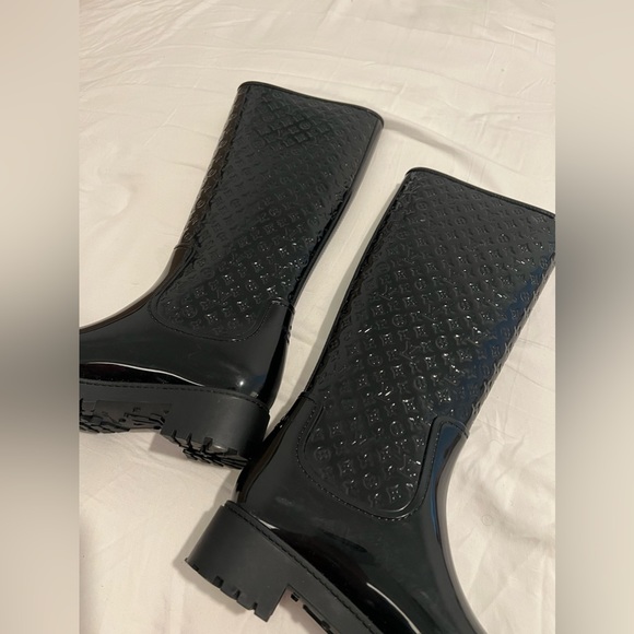 Black Louis Vuitton Tall Monogram Rainboots - Picture 5 of 8